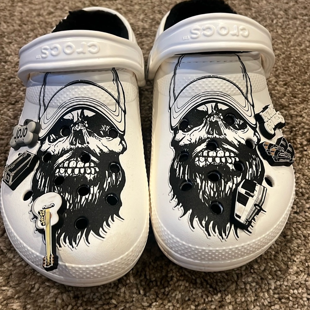 Luke combs crocs